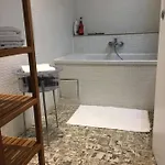 Poppies , Free Parking בית הארחה 4*