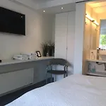 Poppies , Free Parking בית הארחה 4*