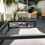בית הארחה Poppies , Free Parking 4*