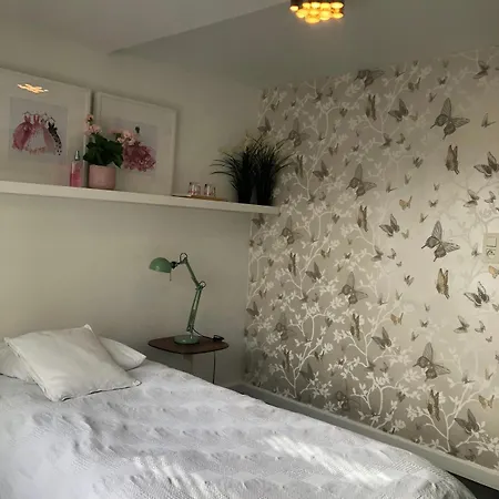 게스트하우스 Poppies , Free Parking 3*