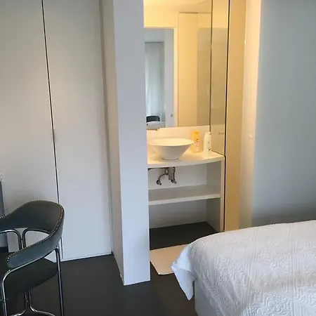 Poppies , Free Parking Остенде