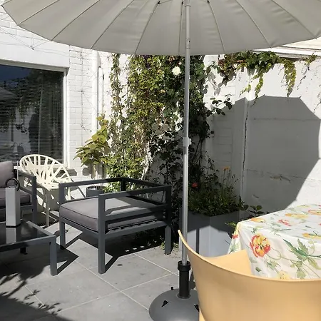 Poppies , Free Parking Гостевой дом