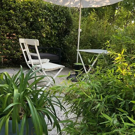 Poppies , Free Parking Гостевой дом 4*