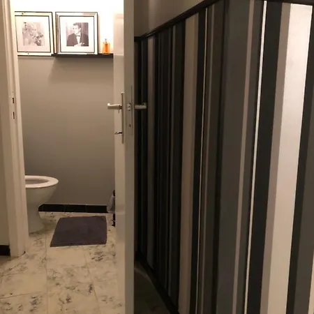 Poppies , Free Parking Гостевой дом Остенде