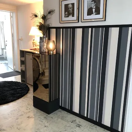 Гостевой дом Poppies , Free Parking Остенде