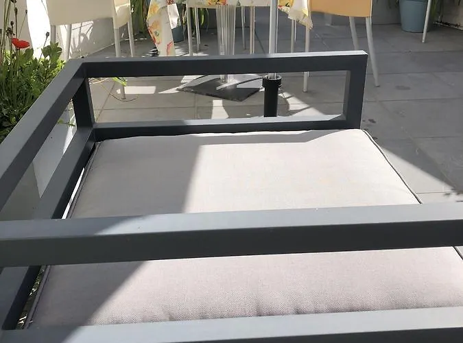 Poppies , Free Parking ゲストハウス