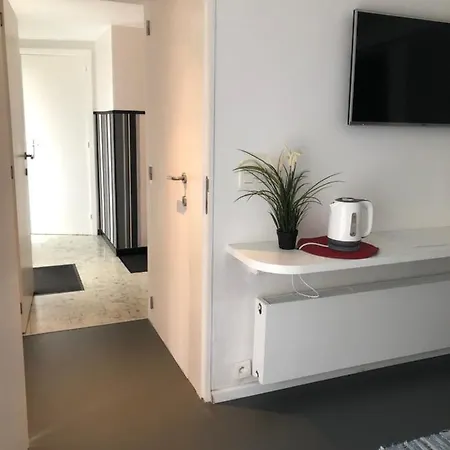 Poppies, Free Parking, No Bikes Inside 4*