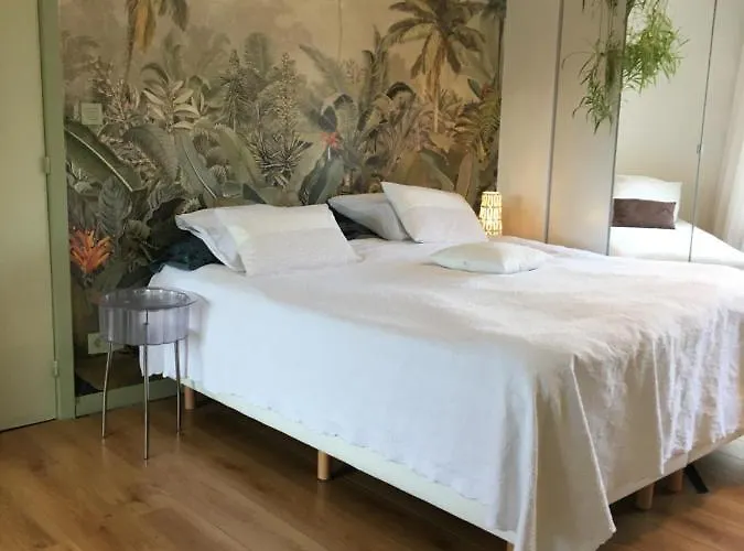 Casa de hóspedes Poppies , Free Parking 4*