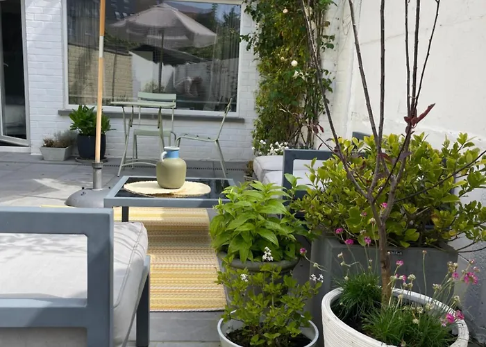 Poppies , Free Parking 4* Ostend