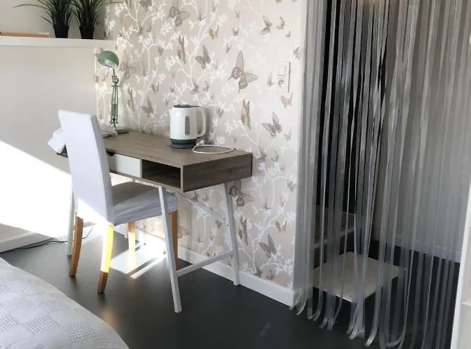 Casa de hóspedes Poppies , Free Parking